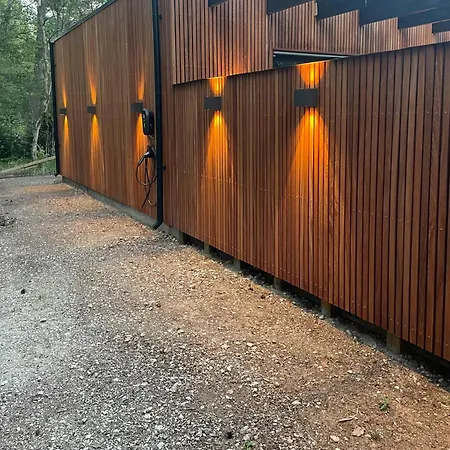 Hébergement de vacances With Large Plot In Asserbo Plantation *