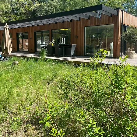 別荘 With Large Plot In Asserbo Plantation